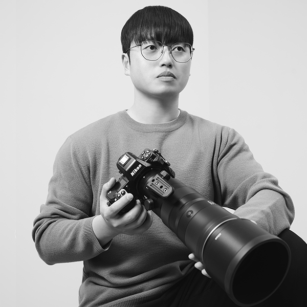 작가 이미지 흑백
