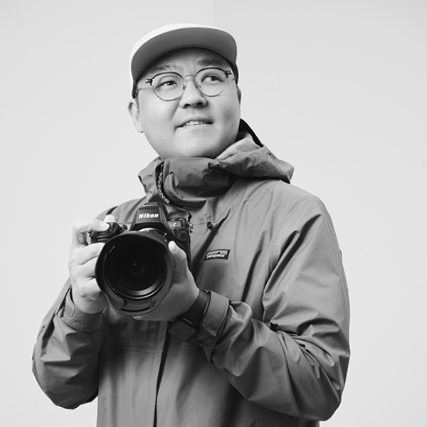 작가 이미지 흑백