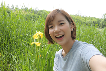모델 셀카 촬영 이미지